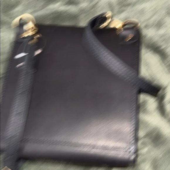 Hawkeye Black Leather Crossbody Bag - Picture 4 of 4